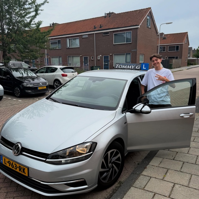 Duany geslaagd voor het rijbewijs bij Rijschool Tommy G