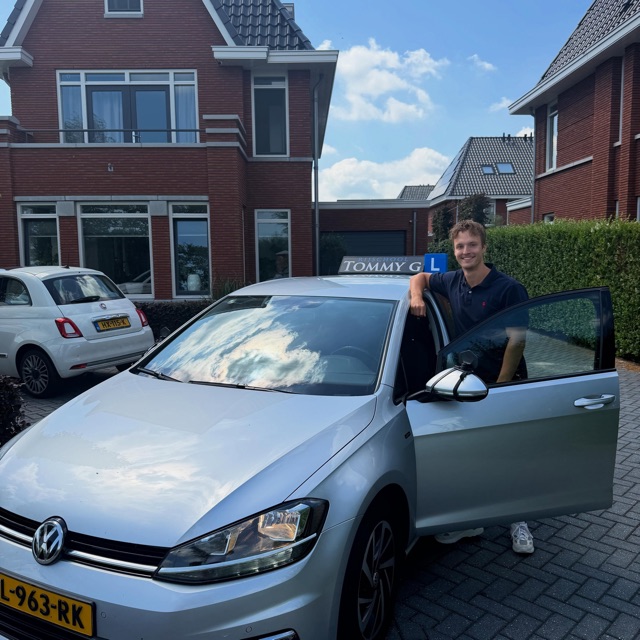 Paul geslaagd voor het rijbewijs bij Rijschool Tommy G